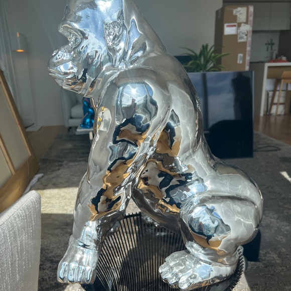 Silver Gorilla - Picture 6 of 9